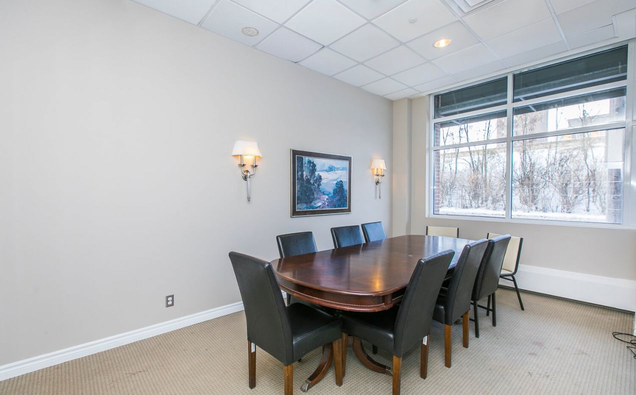 Boardroom at 100 Isabella apartments included in rent. Work from home